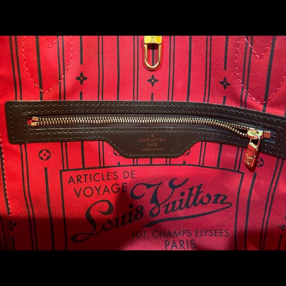 LV never full pm like new condition - Picture 4 of 11